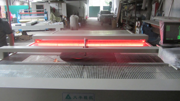 皮廠全自動(dòng)量革機(jī)